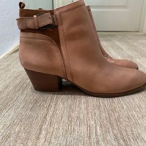 Great Franco Sarto brown Booties